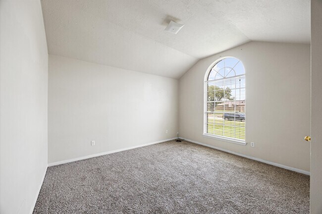 Photo - 19739 Mountain Dale Dr