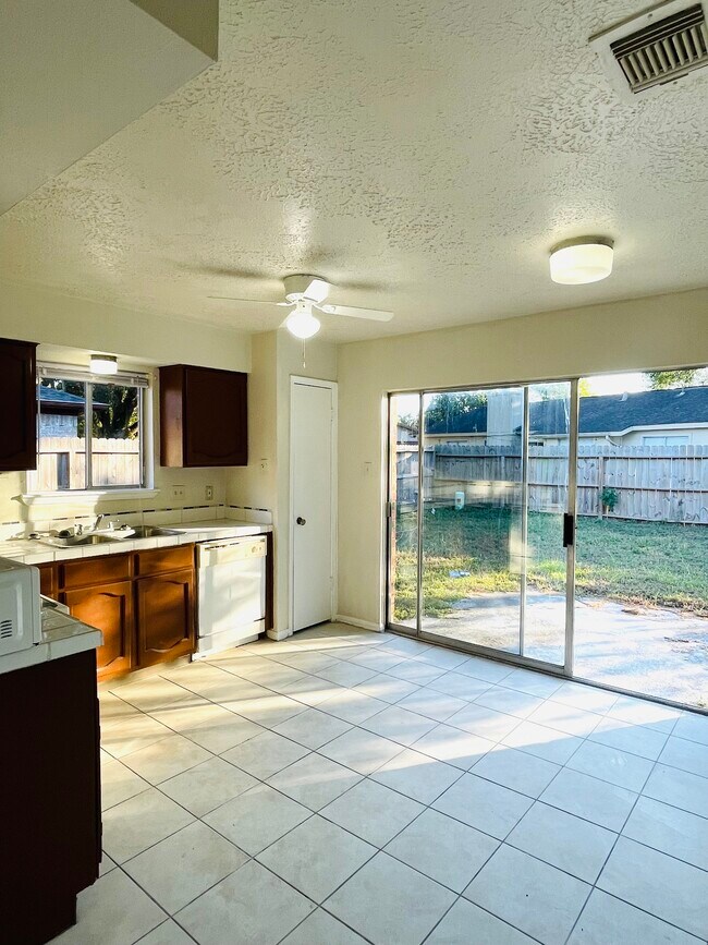 Photo - 7211 Winding Trace Dr