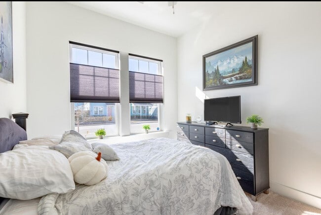 Photo - 610 Blueway Ave