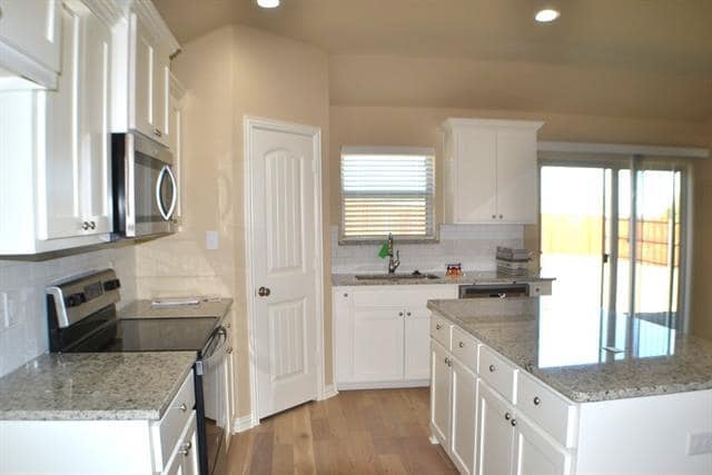 Building Photo - 3205 Sandstone Dr Rental