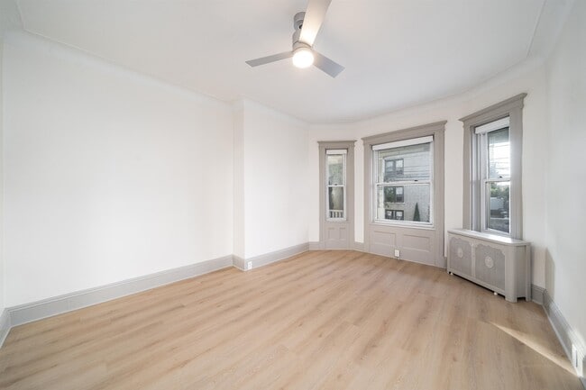 22 Webster Ave Unit 1
