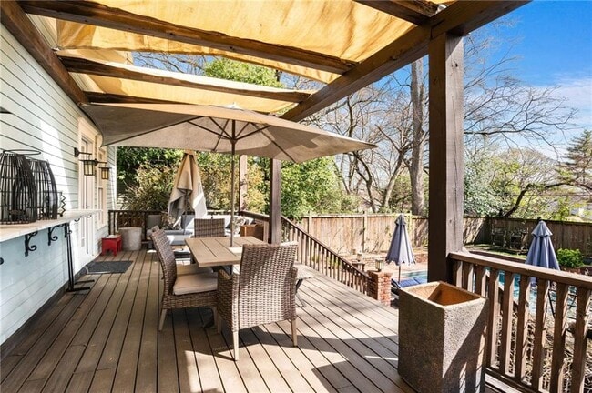 Photo - 349 9th St NE