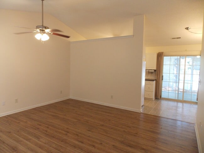 Photo - 716 Lilly Naz Ln