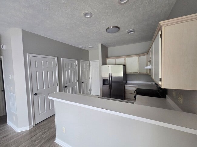 504 River Oaks Dr