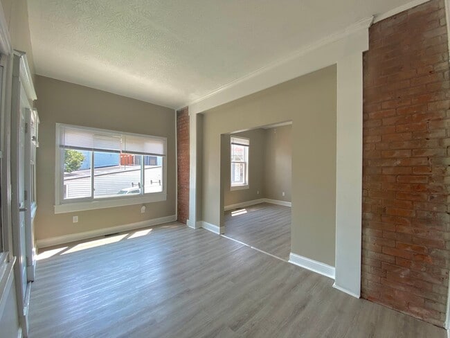 Photo - 5 bed/ 2 Bath Mins. from UC Only $750/pp (...