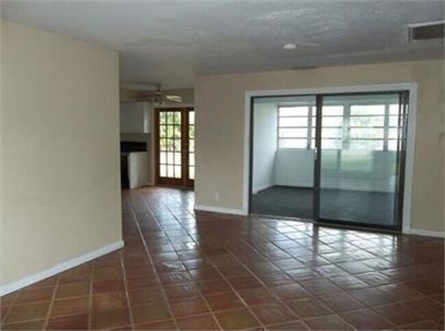 Photo - 223 SE 14th Pl