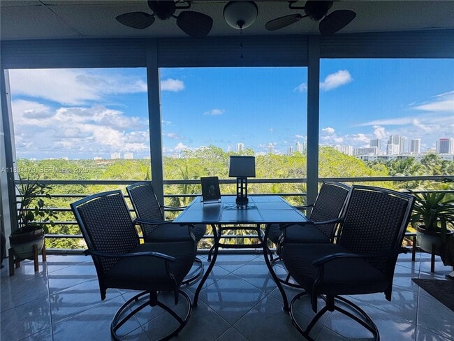 Building Photo - 1000 NE 14th Ave Unit 703