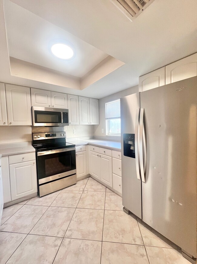 Photo - 1713 Azalea Ct