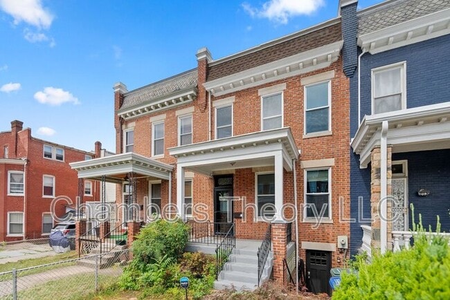 Photo - 3532 Warder St NW