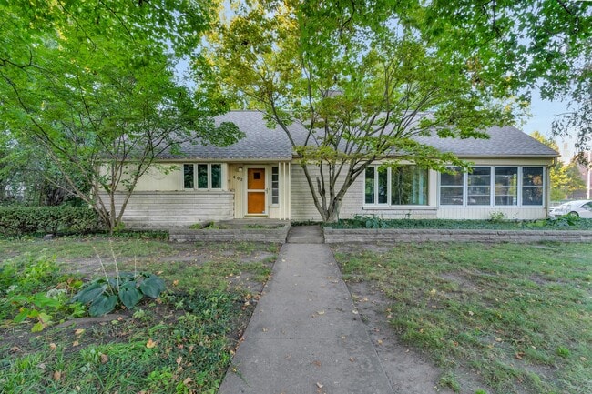 Building Photo - 202 W Indiana Ave