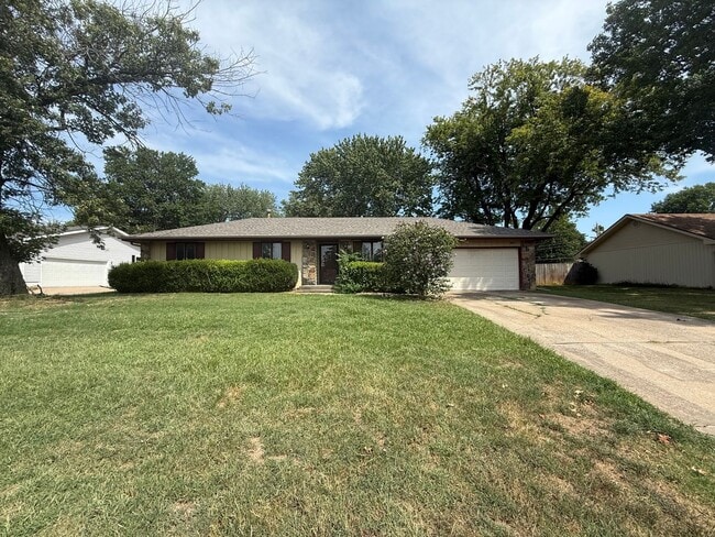 Building Photo - 3845 W Glenwood St