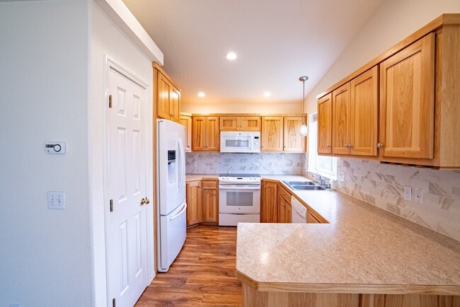 Photo - 1502 N Madson Ln