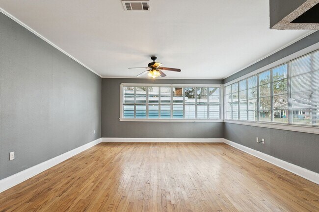 Photo - dsk638 Unit 638