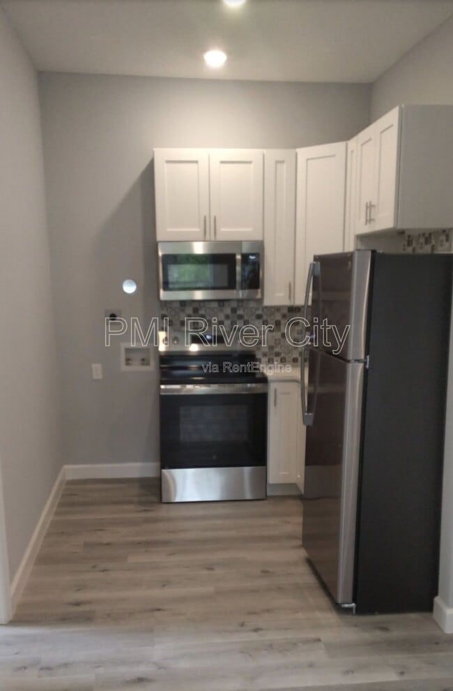 Building Photo - 151 W 17th St Unit 3