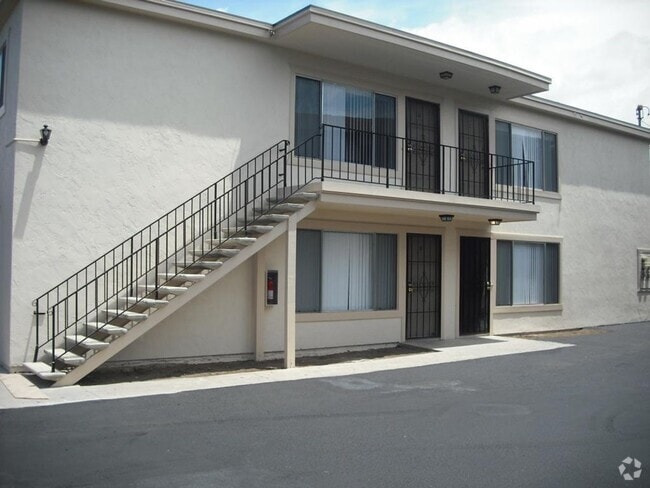Building Photo - Spacious 2BD/1BA Apartment in Azalea Park ... Unit B