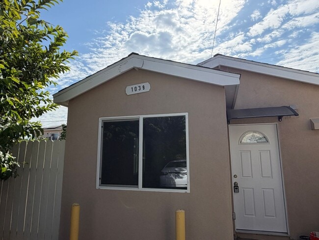 Building Photo - 1037Pros Unit 1039