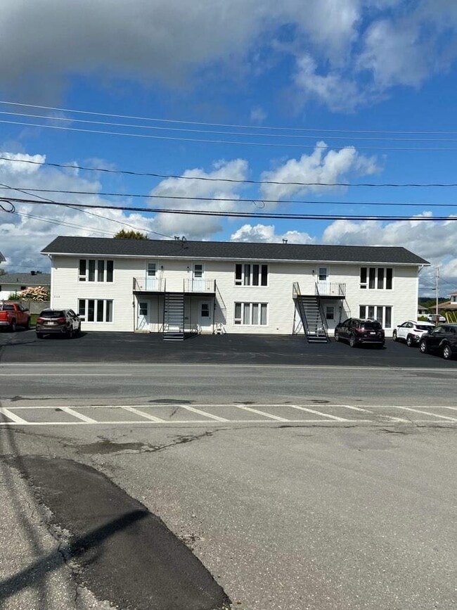 Building Photo - 648 Everard H Daigle Boul Unit 6