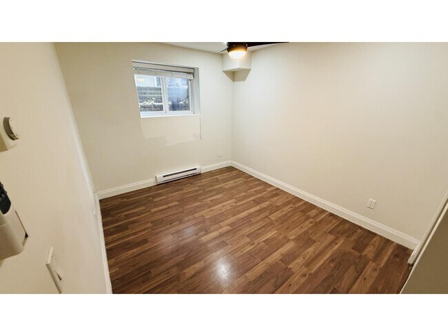 Photo - 7012-194B 194b St Unit Bsmt Suite