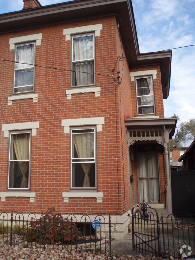Building Photo - 742-744 Mohawk Unit 744 Mohawk Rental