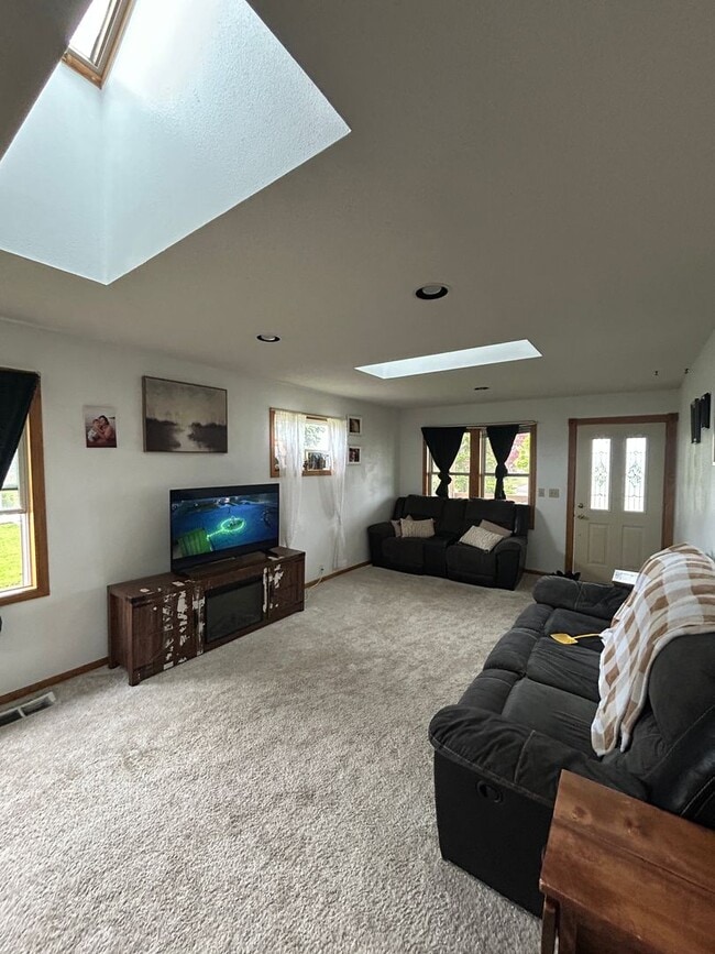Photo - AVAILABLE AUGUST- 2 Bedroom, 1 Bath Home!