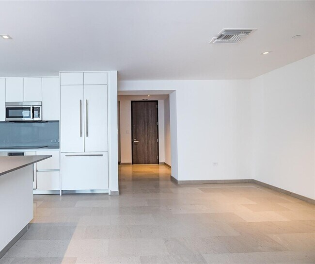 Photo - 88 SW 7th St Unidad #1004 Rental