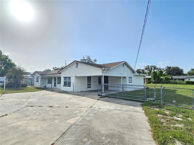 Photo - 2302 Burns St