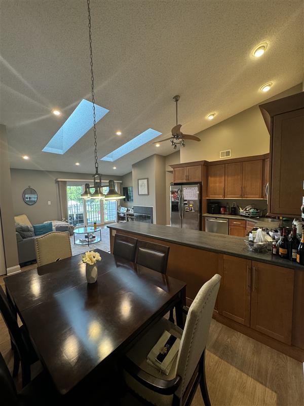 Photo - 268 Kempsey Dr