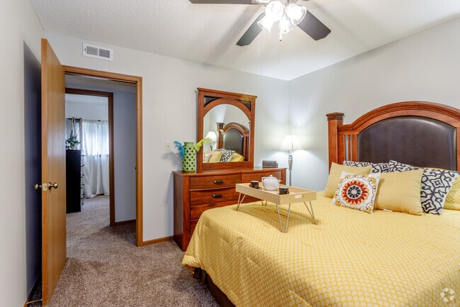 2BR, 1BA - Atwood