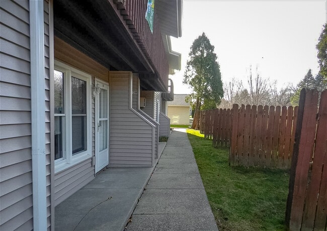 Photo - 235 Broadway Dr