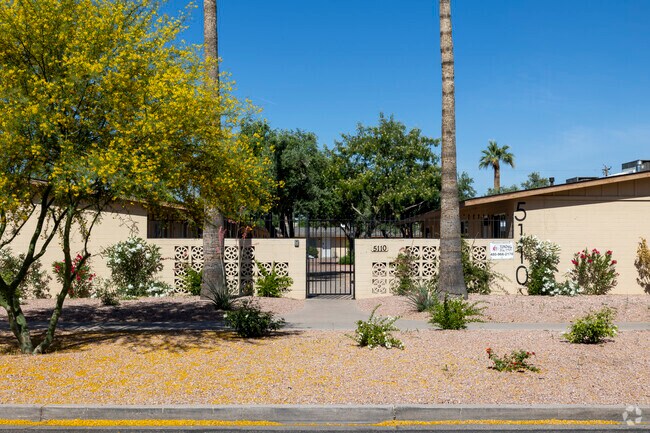 Entrance - Camelback Court