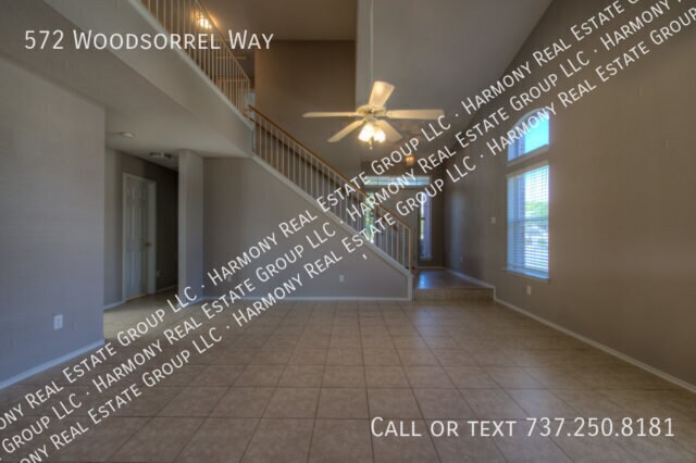 Photo - 572 Woodsorrel Way