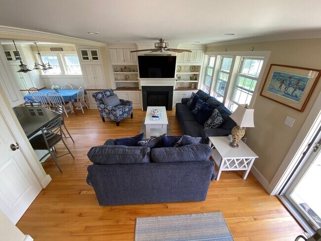 21 Hummock Ln