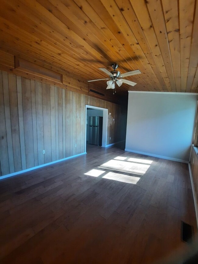 Photo - $1,700 - 2 Bedroom, 1.5 Bathroom Unfurnish... House