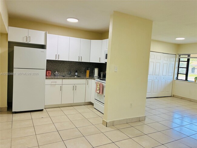 Photo - 275 NW 190th St