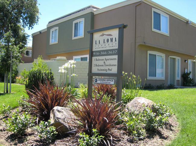 Front La Loma Sign - La Loma Terrace