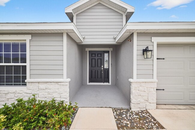 Photo - New Spacious 4 Bed - W/Amenities!