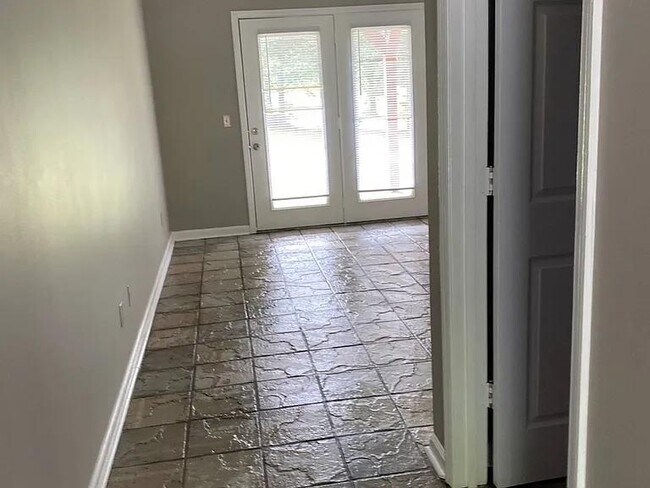 Building Photo - 603 Parson Rd Rental