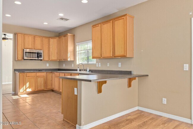 Photo - Beautiful 5 bedroom, 3 bathroom home in Surprise AZ