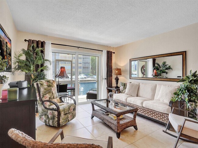 Building Photo - 2600 Diana Dr Unit 105