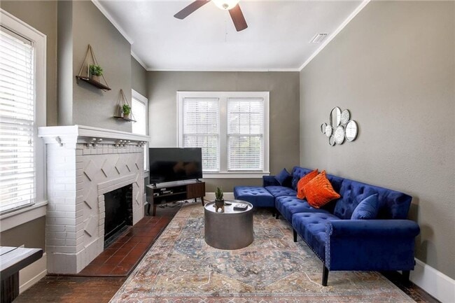 Photo - West Campus Cottage!