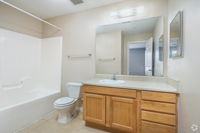 2BR, 2BA - 950SF - First Bathroom