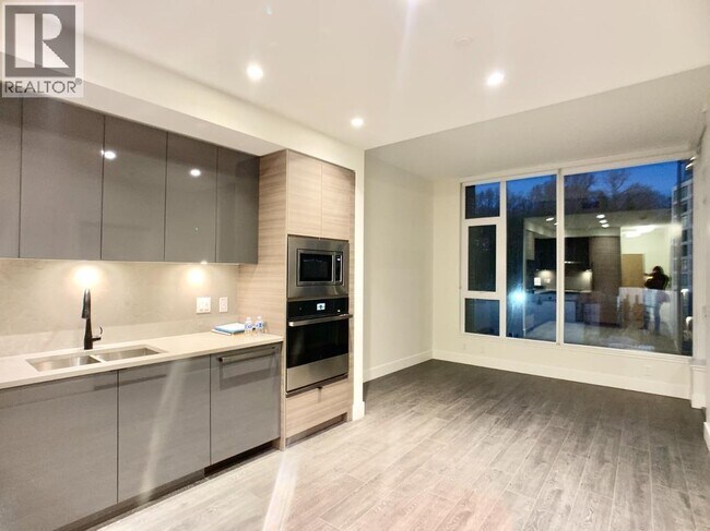 Photo - 3438 Sawmill Cres Unit 418