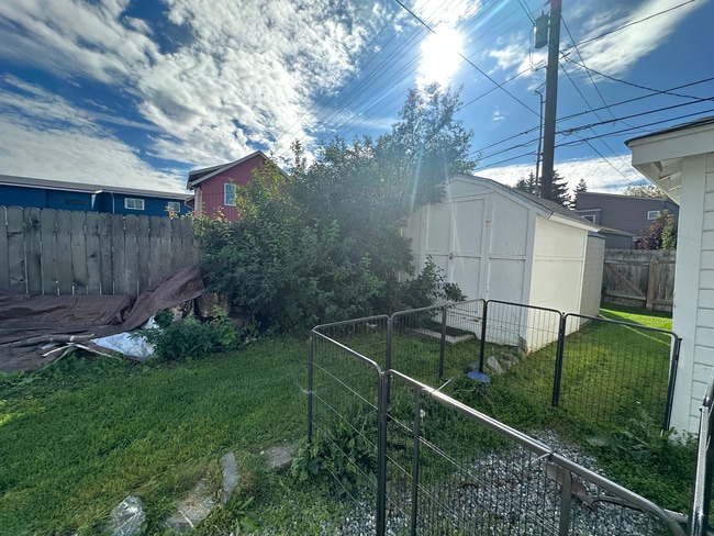 Photo - 524 W 12th Ave