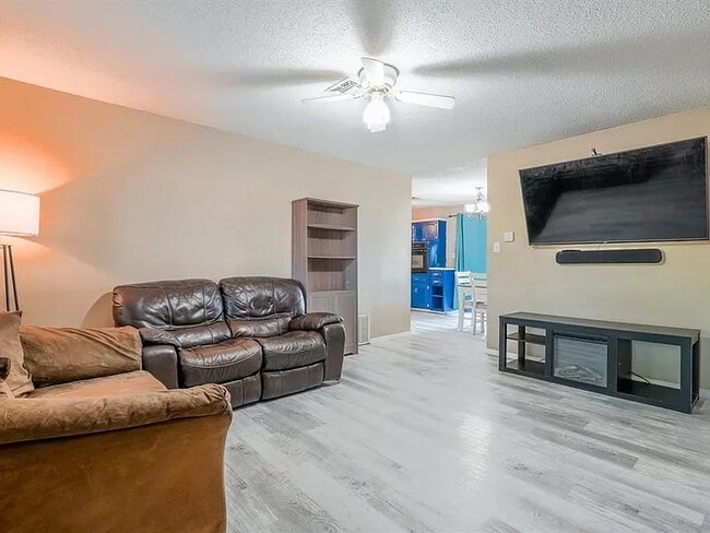 Photo - 2001 N McKinley Ave