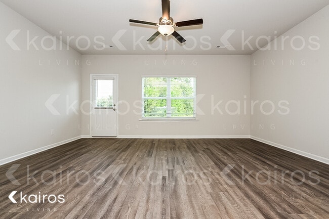 Photo - 7000 Pinehurst Way N