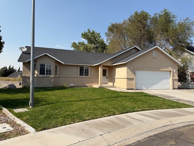 1624 Ray Ct