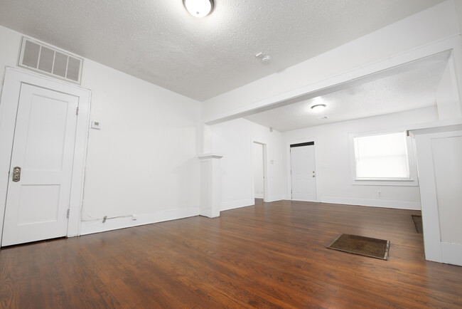 Photo - 323 NW 26th St