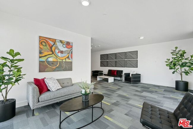 Photo - 325 N 1st St Unit 518