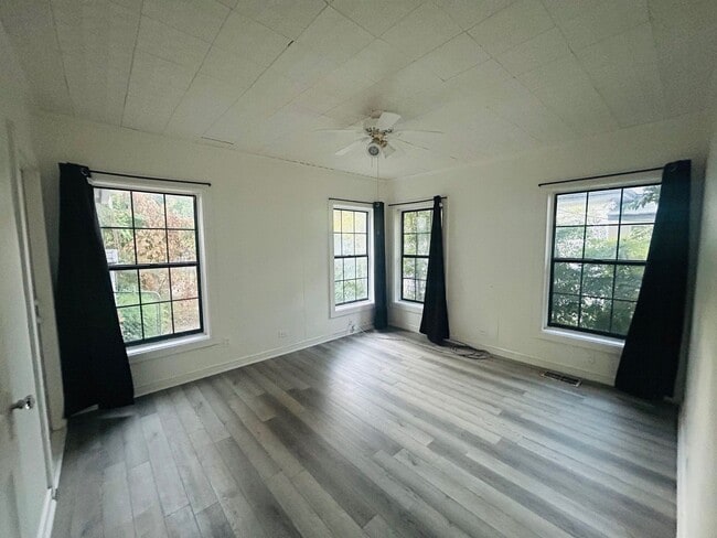 Photo - Perfect 1 bedroom location