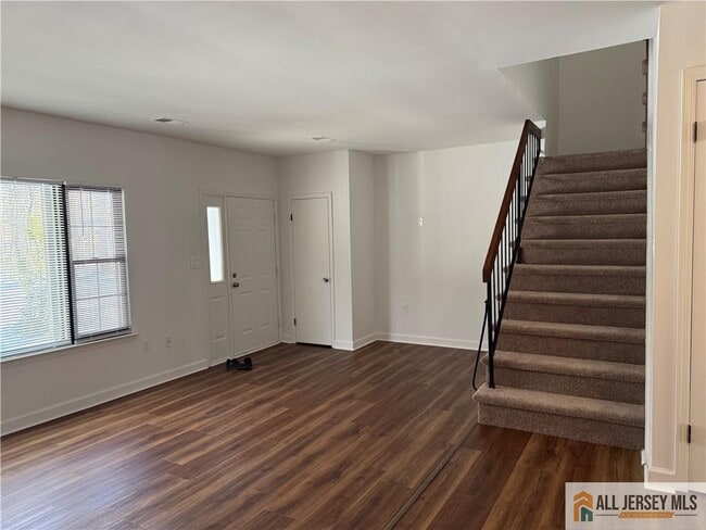 Photo - 123 Aspen Dr